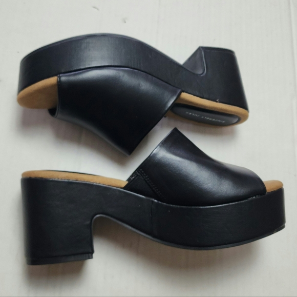 Platform Slide Sandals - Picture 2 of 11